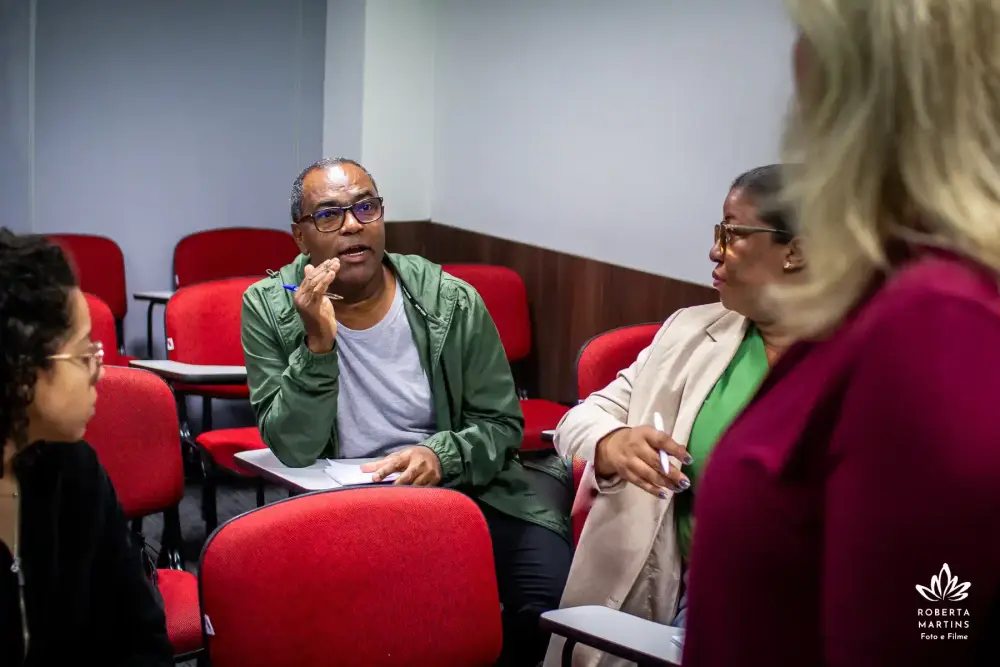Roda de conversa entre participantes